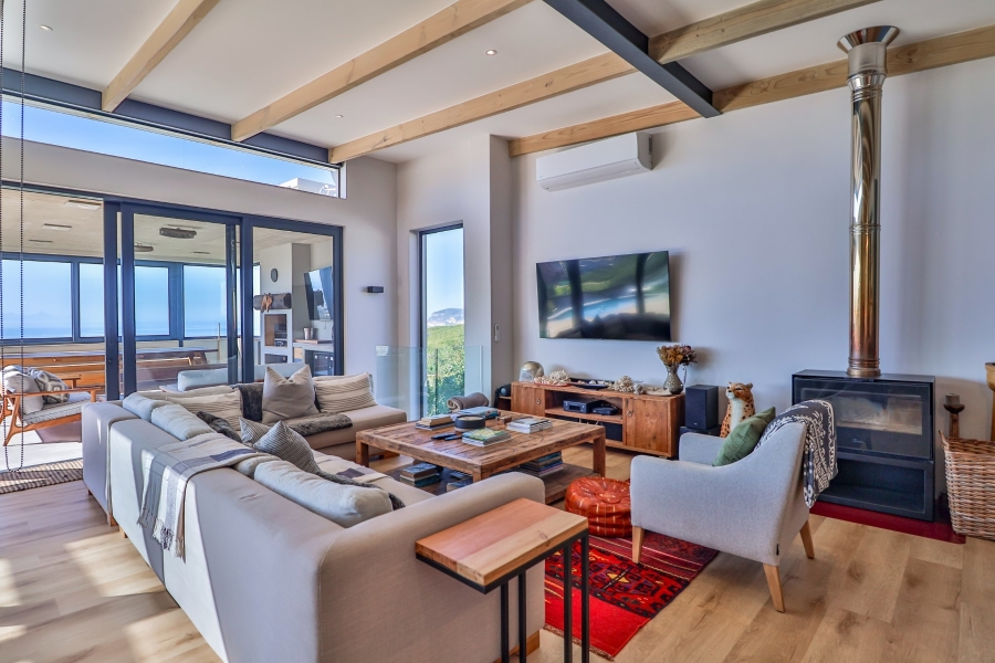 4 Bedroom Property for Sale in Whale Rock Hill Western Cape